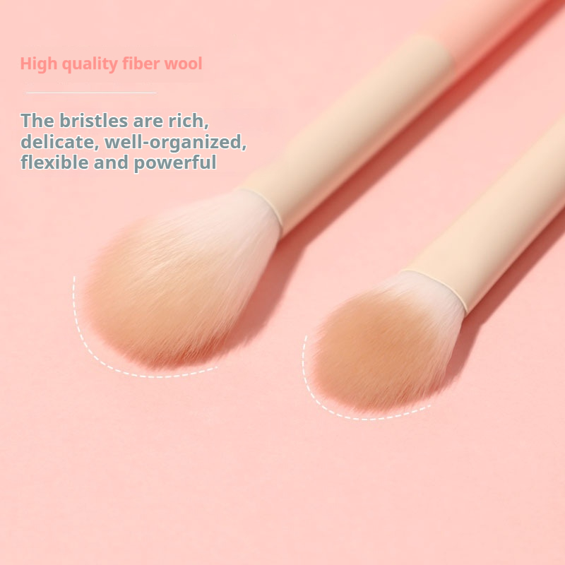 Angled Eyeshadow Brush